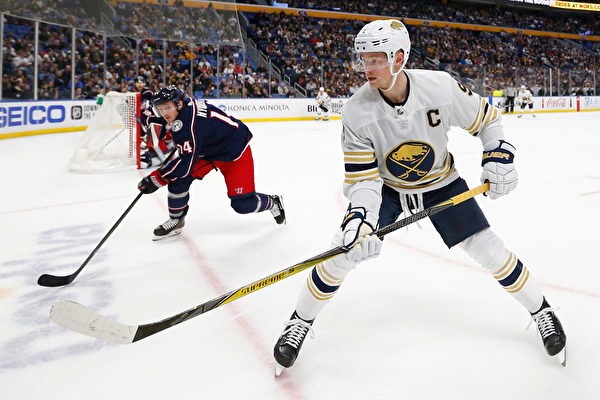 甜瓜痛批詹姆斯！坦言他配不上当真旧将，怒斥东契奇防守摆烂躺平